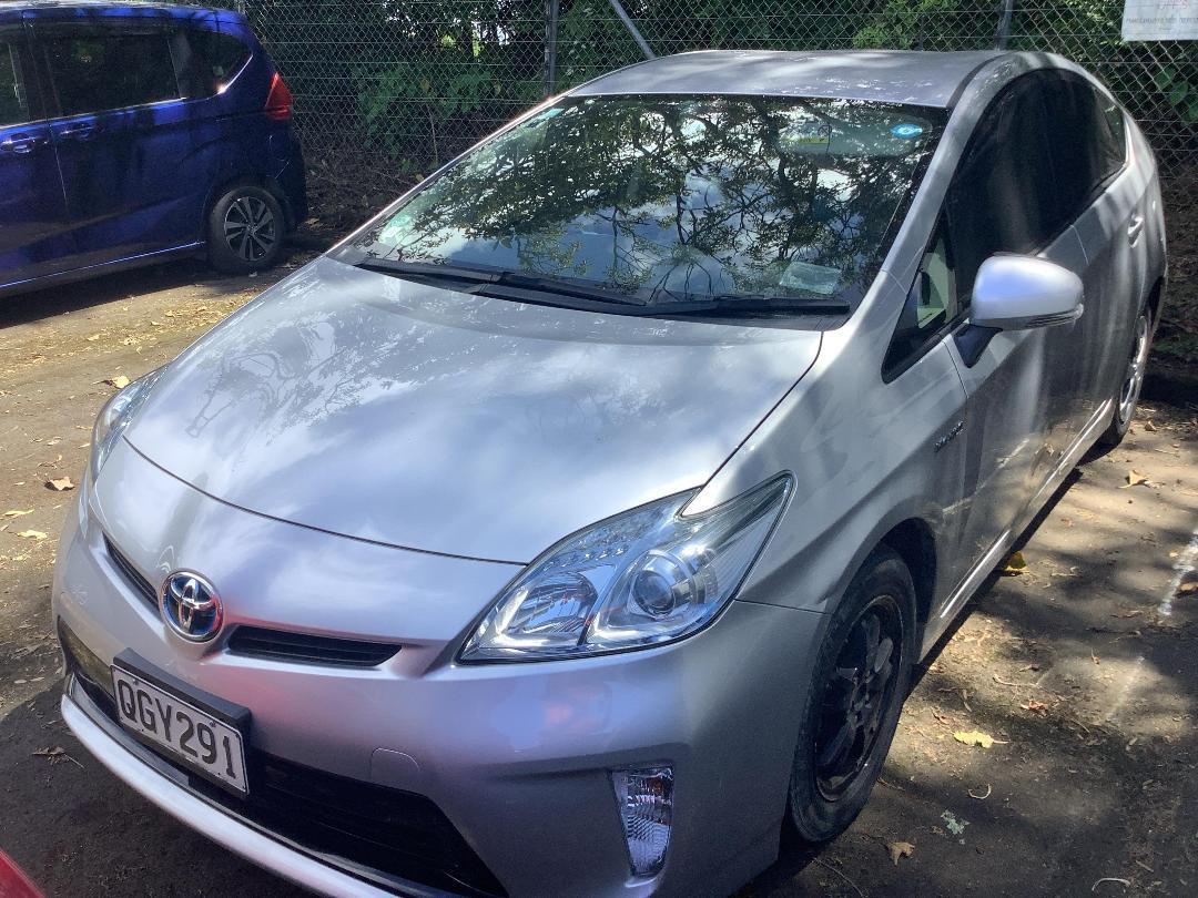 Photo '3' of Toyota Prius Photo '3' of Toyota Prius