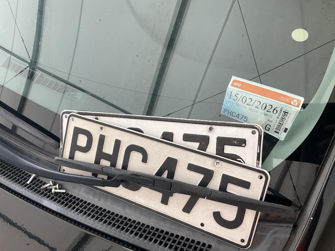 Photo '10' of Toyota Prius Hybrid