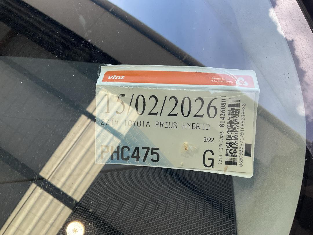 Photo '18' of Toyota Prius Hybrid