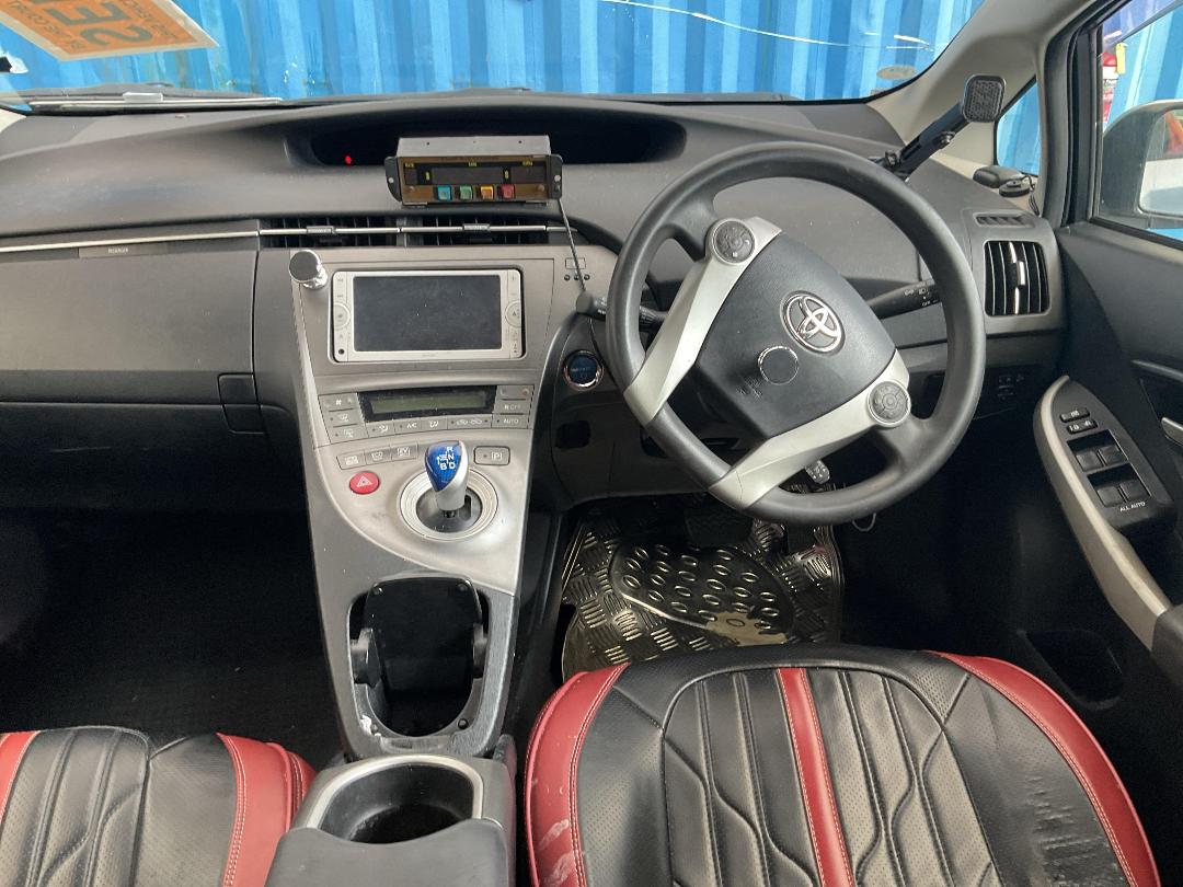 Photo '21' of Toyota Prius Hybrid Photo '21' of Toyota Prius Hybrid