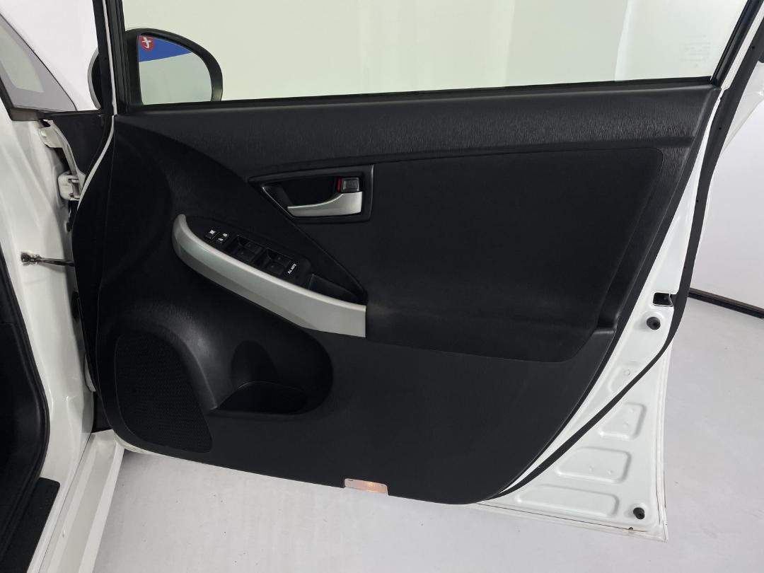 Photo '15' of Toyota Prius Photo '15' of Toyota Prius