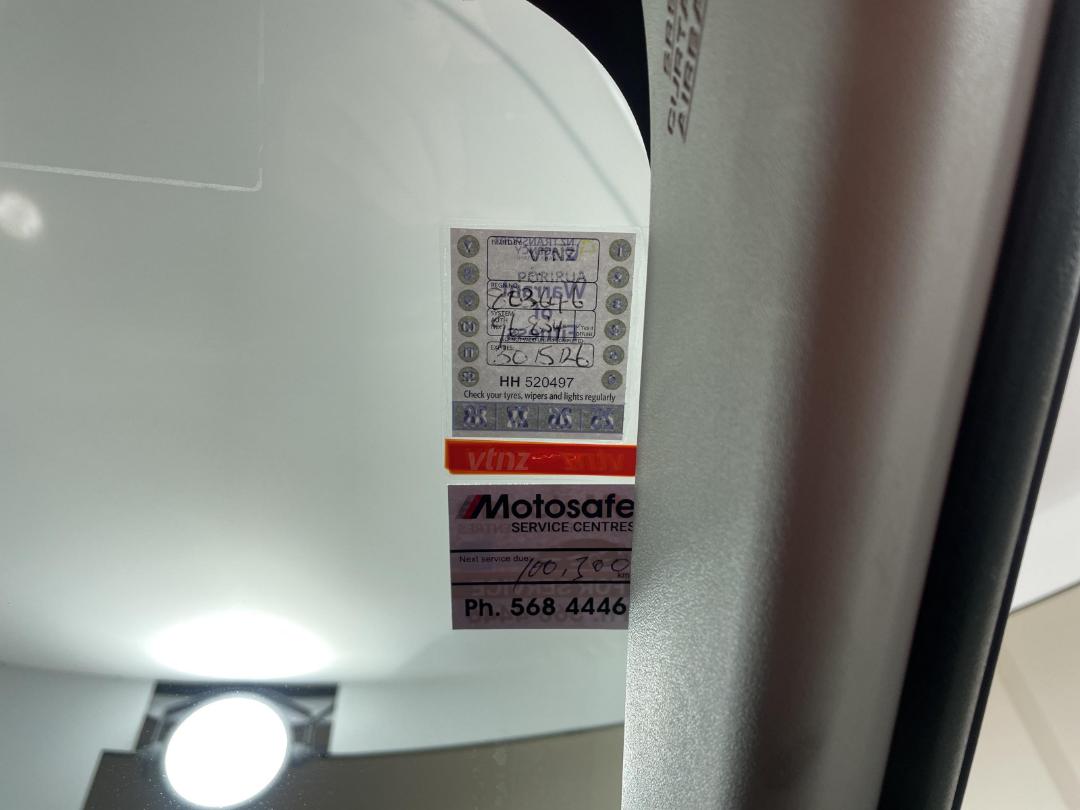 Photo '25' of Toyota Prius Photo '25' of Toyota Prius