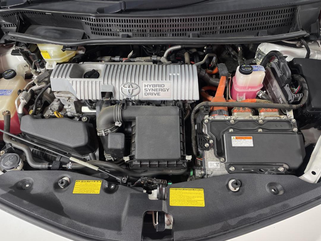 Photo '13' of Toyota Prius