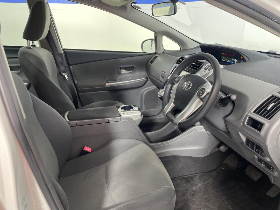 Photo '16' of Toyota Prius