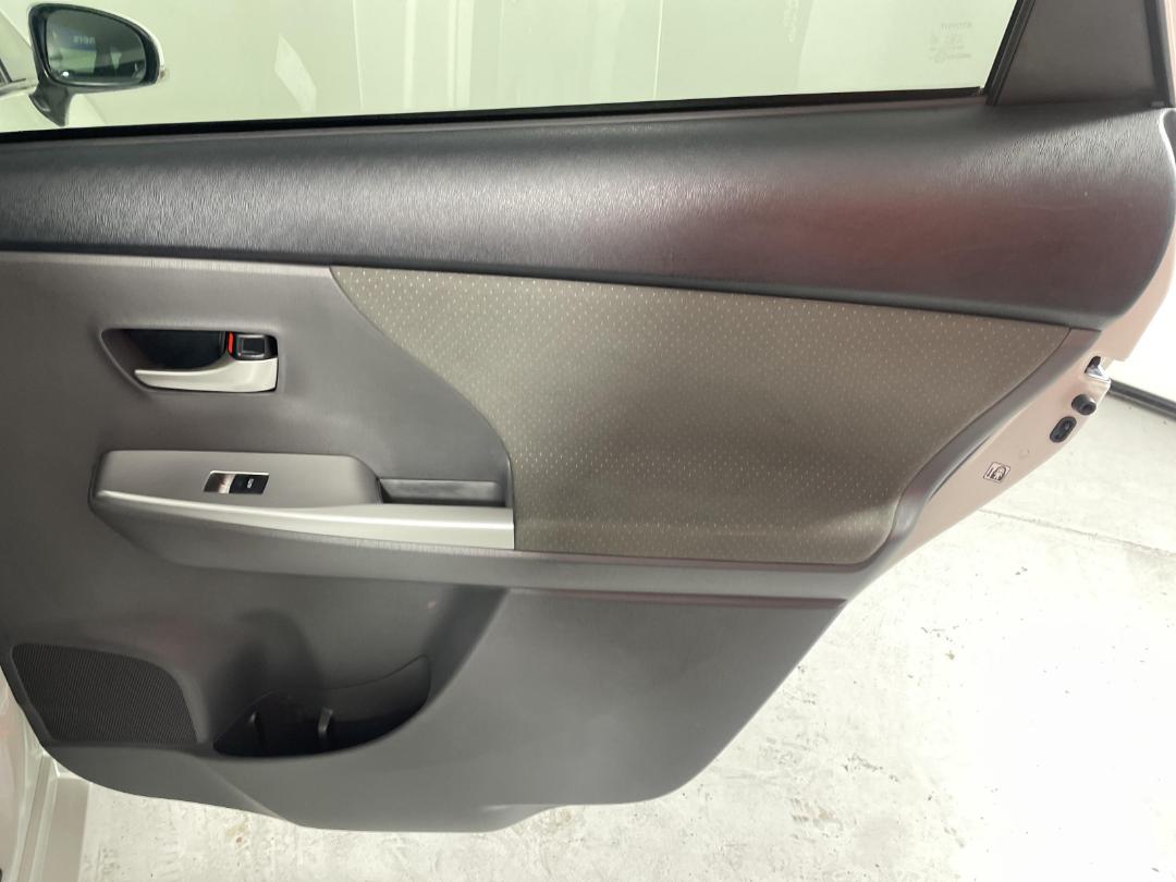 Photo '19' of Toyota Prius