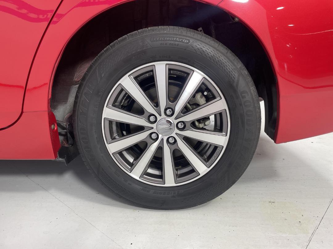 Photo '11' of Toyota Prius