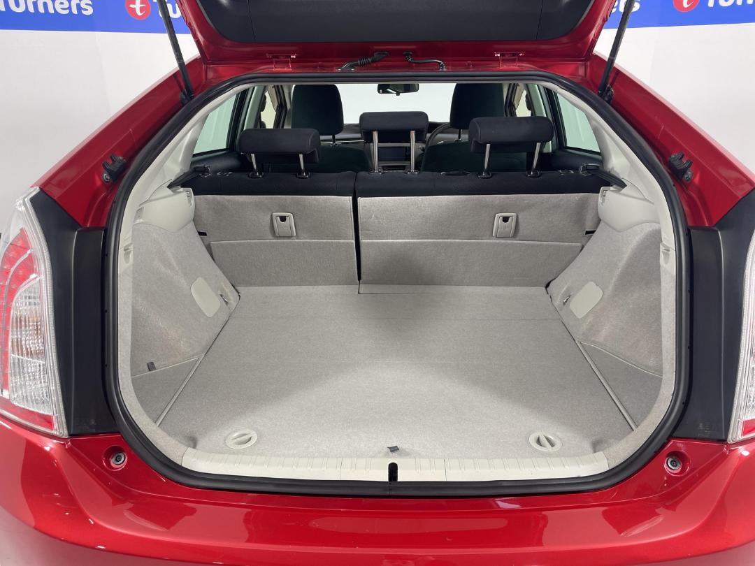 Photo '14' of Toyota Prius