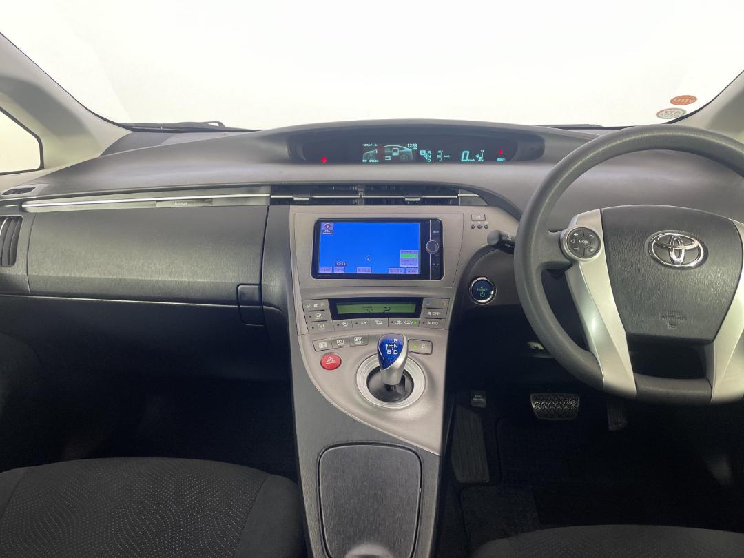 Photo '17' of Toyota Prius