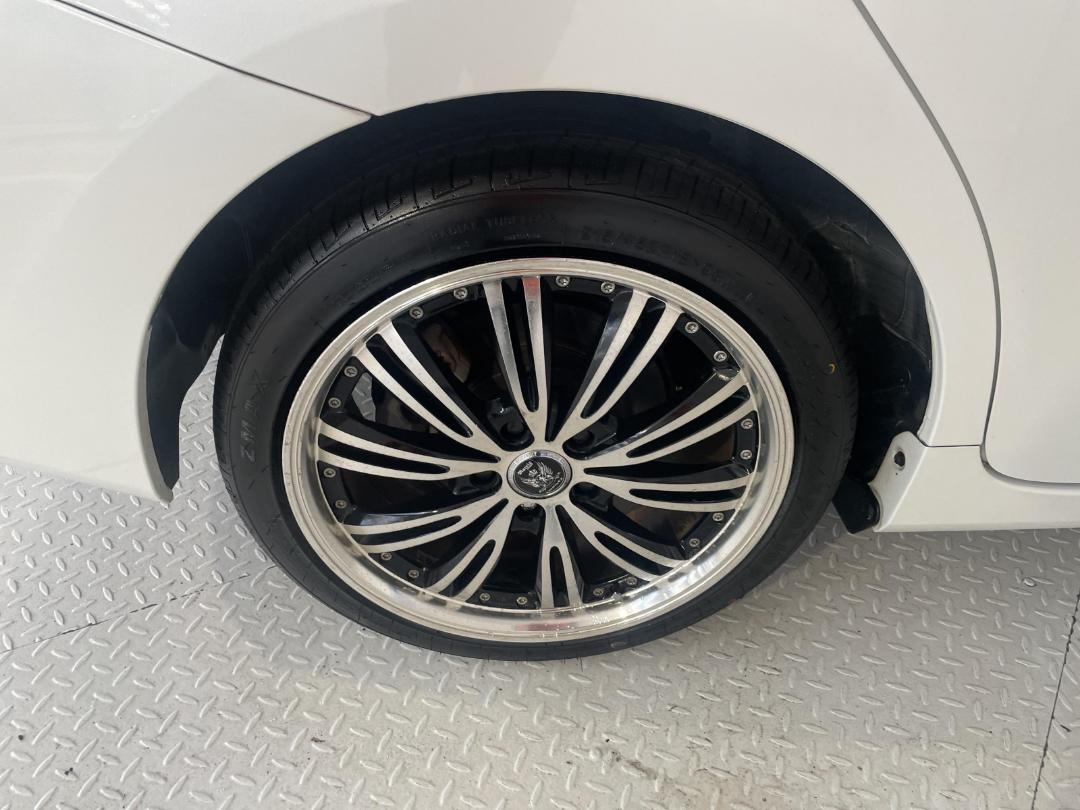 Photo '12' of Toyota Prius