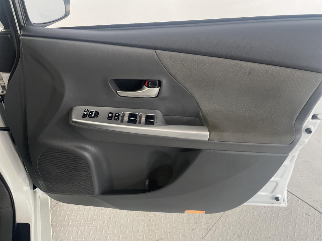 Photo '15' of Toyota Prius