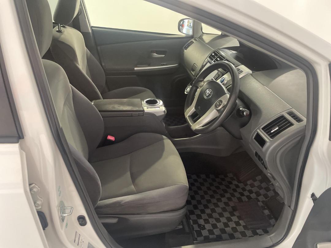 Photo '16' of Toyota Prius