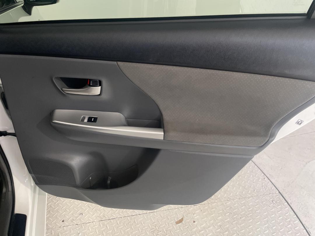 Photo '19' of Toyota Prius