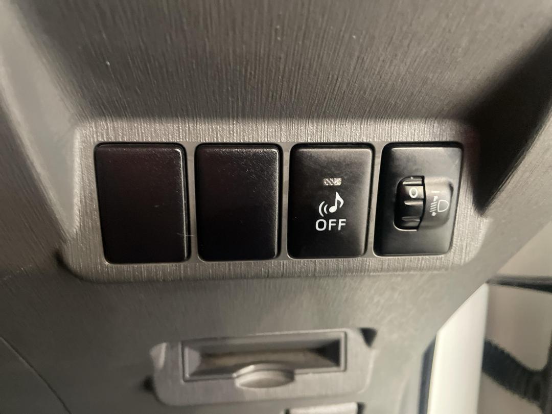 Photo '24' of Toyota Prius