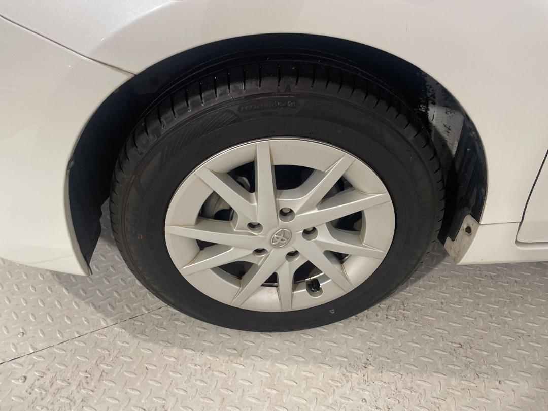 Photo '10' of Toyota Prius