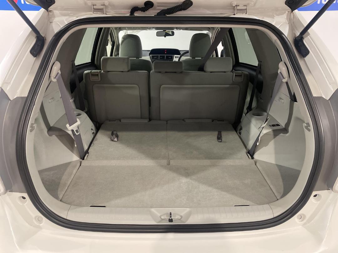 Photo '14' of Toyota Prius