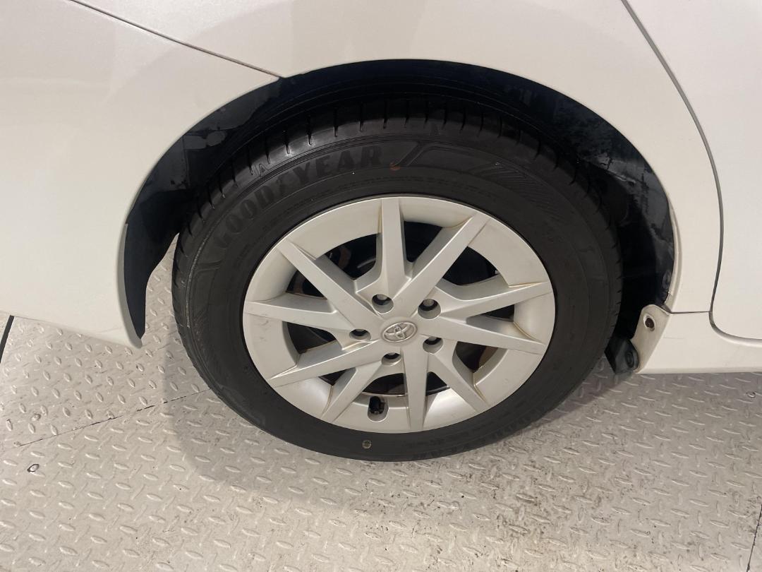 Photo '12' of Toyota Prius