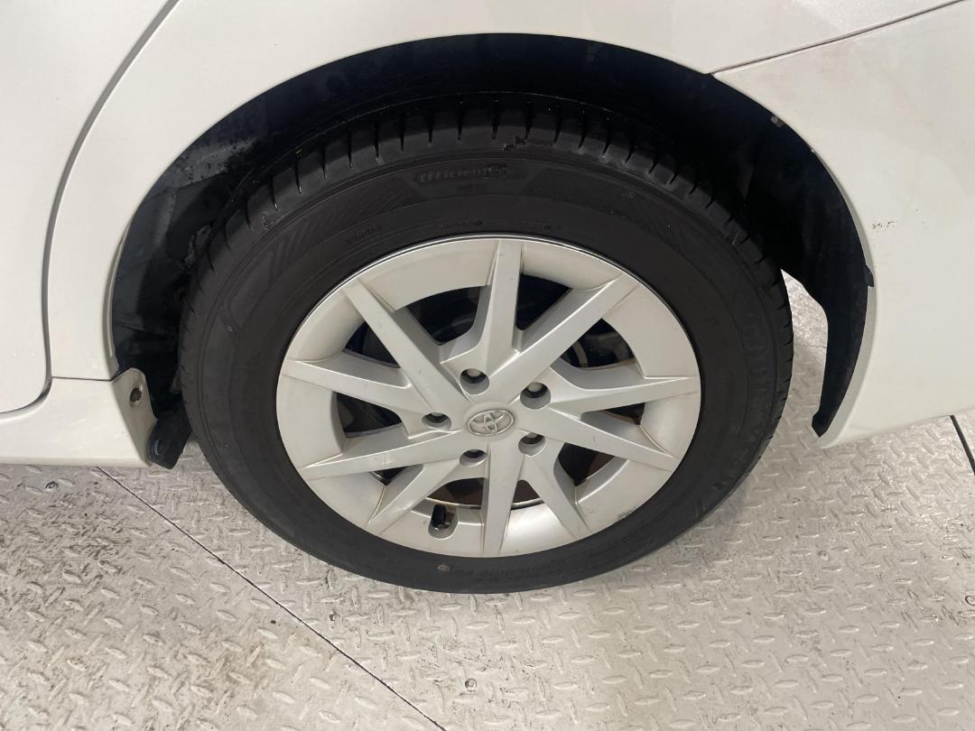 Photo '11' of Toyota Prius