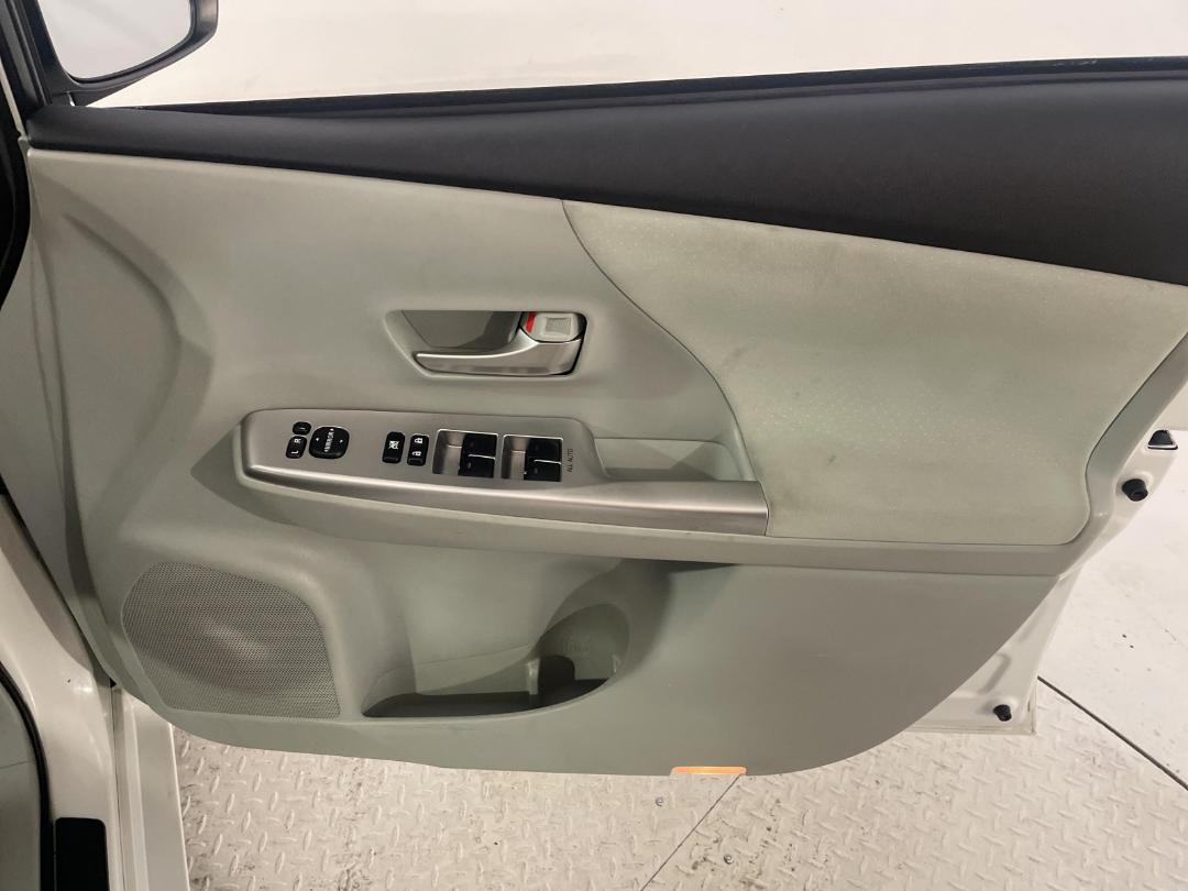 Photo '15' of Toyota Prius