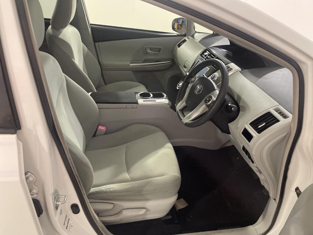 Photo '16' of Toyota Prius