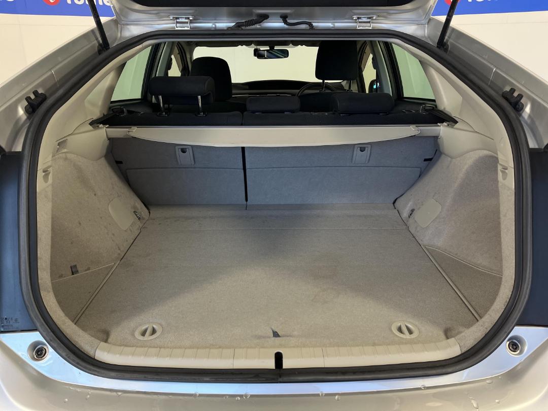 Photo '14' of Toyota Prius