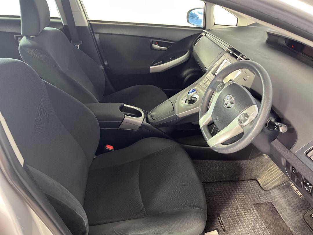 Photo '16' of Toyota Prius