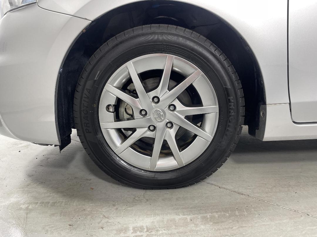 Photo '10' of Toyota Prius