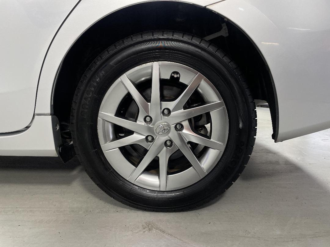 Photo '11' of Toyota Prius