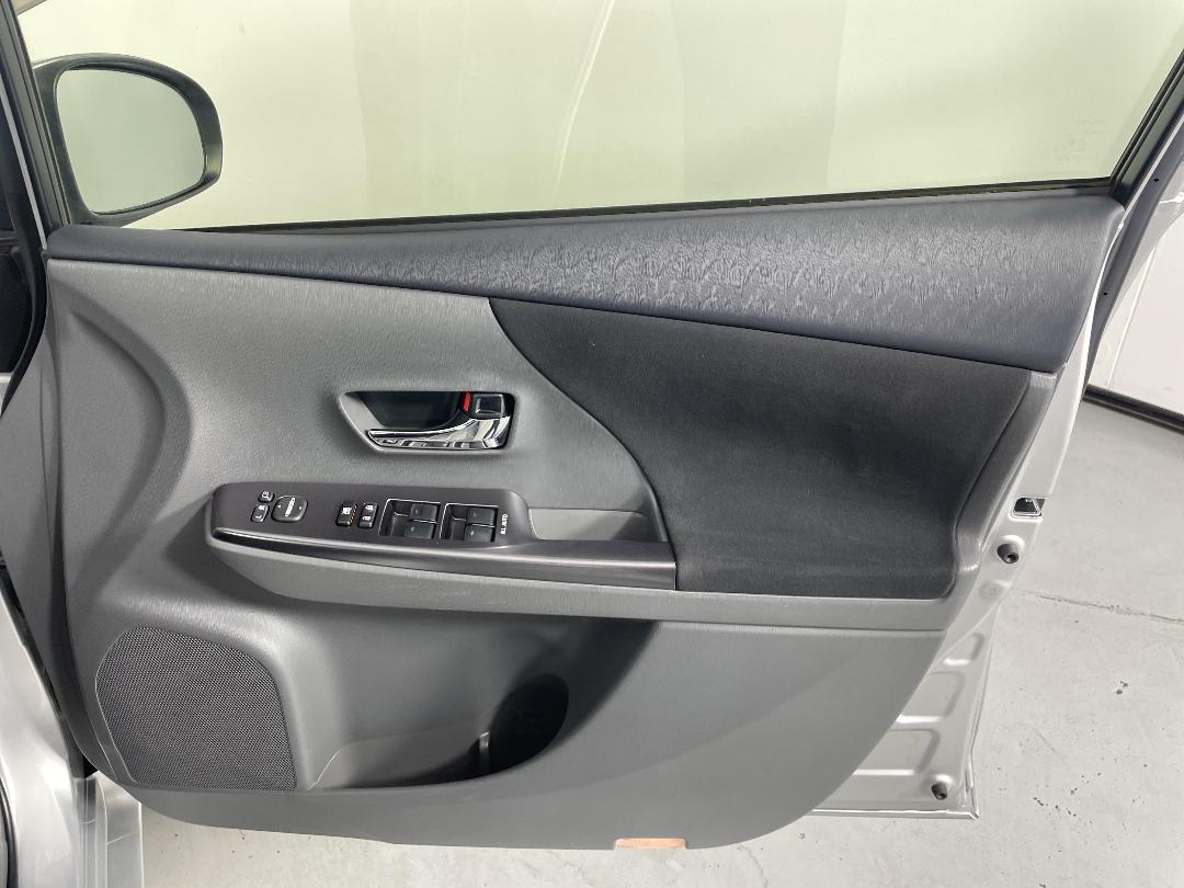 Photo '15' of Toyota Prius