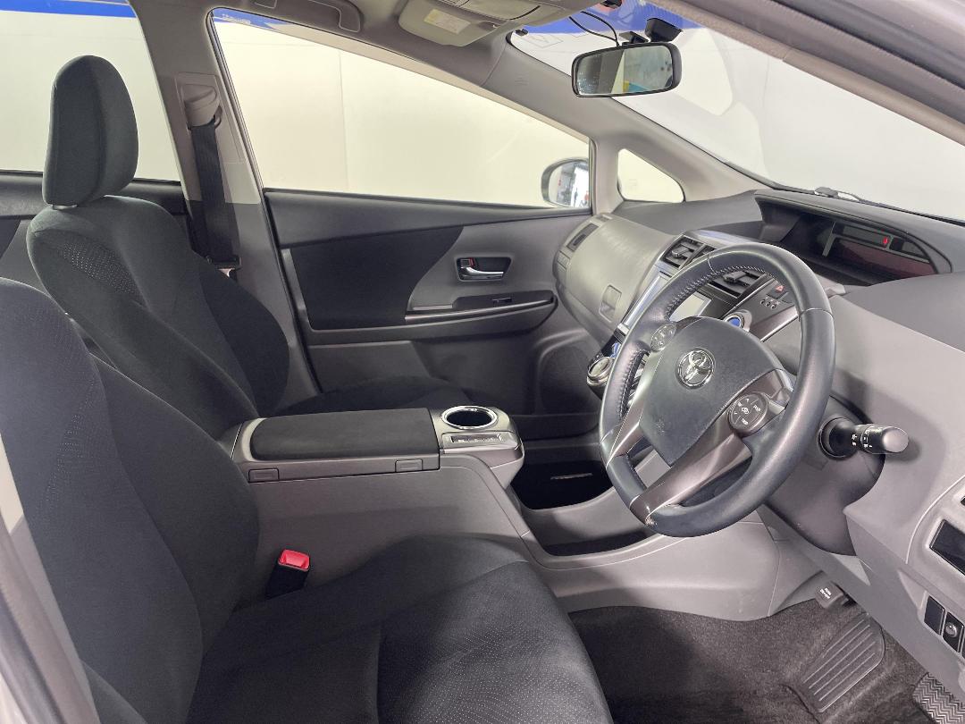 Photo '16' of Toyota Prius