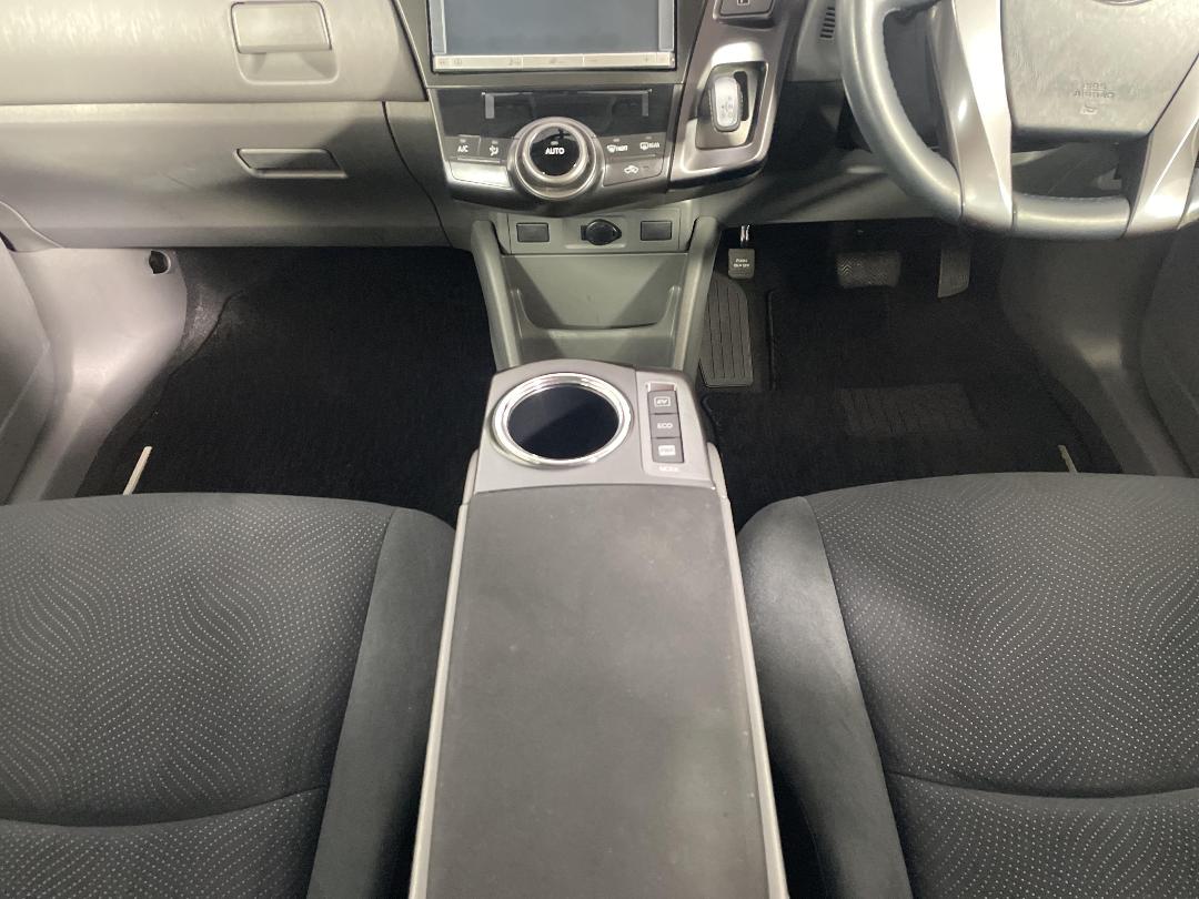 Photo '18' of Toyota Prius