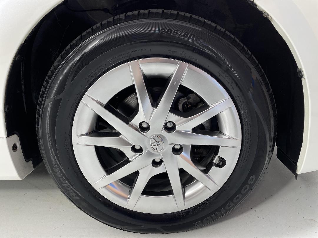 Photo '9' of Toyota Prius