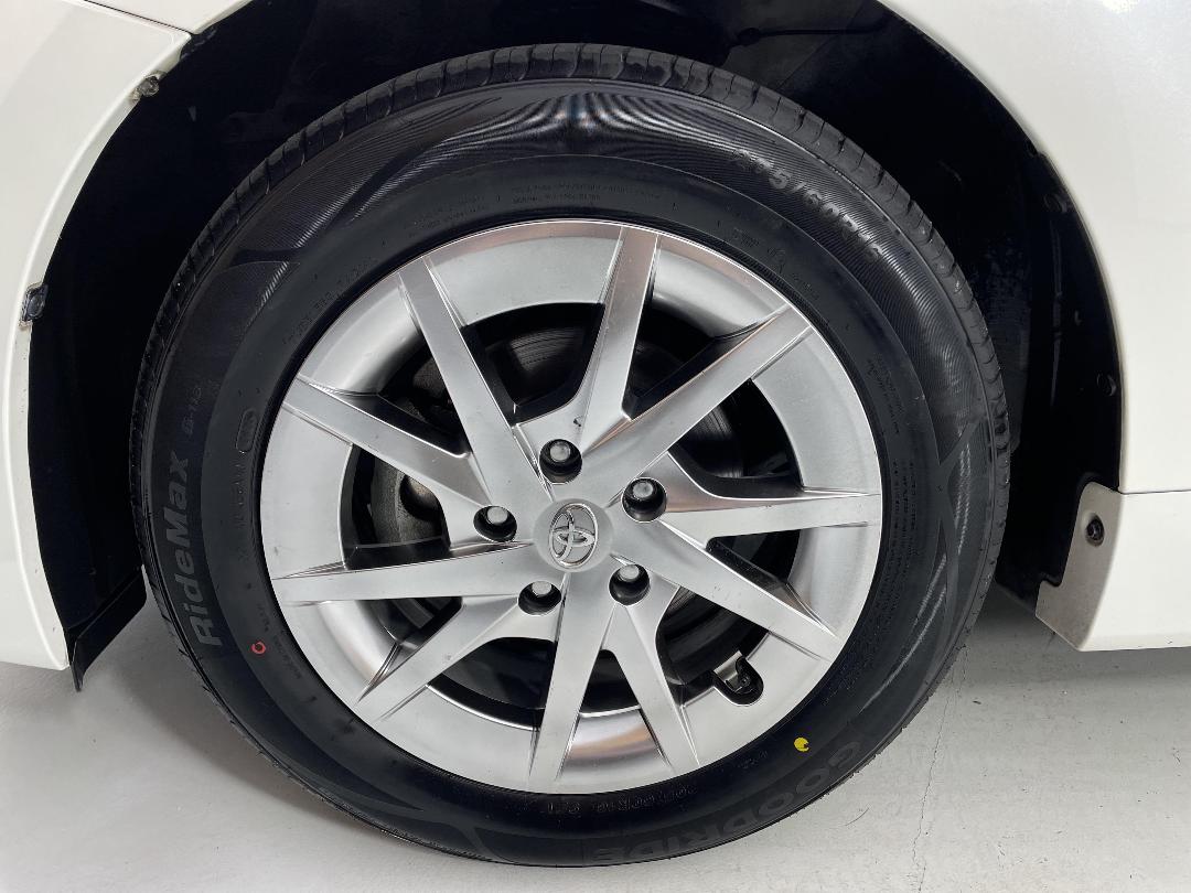 Photo '10' of Toyota Prius