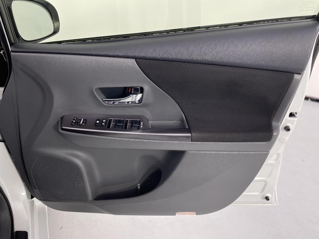 Photo '15' of Toyota Prius