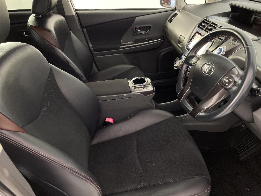 Photo '16' of Toyota Prius