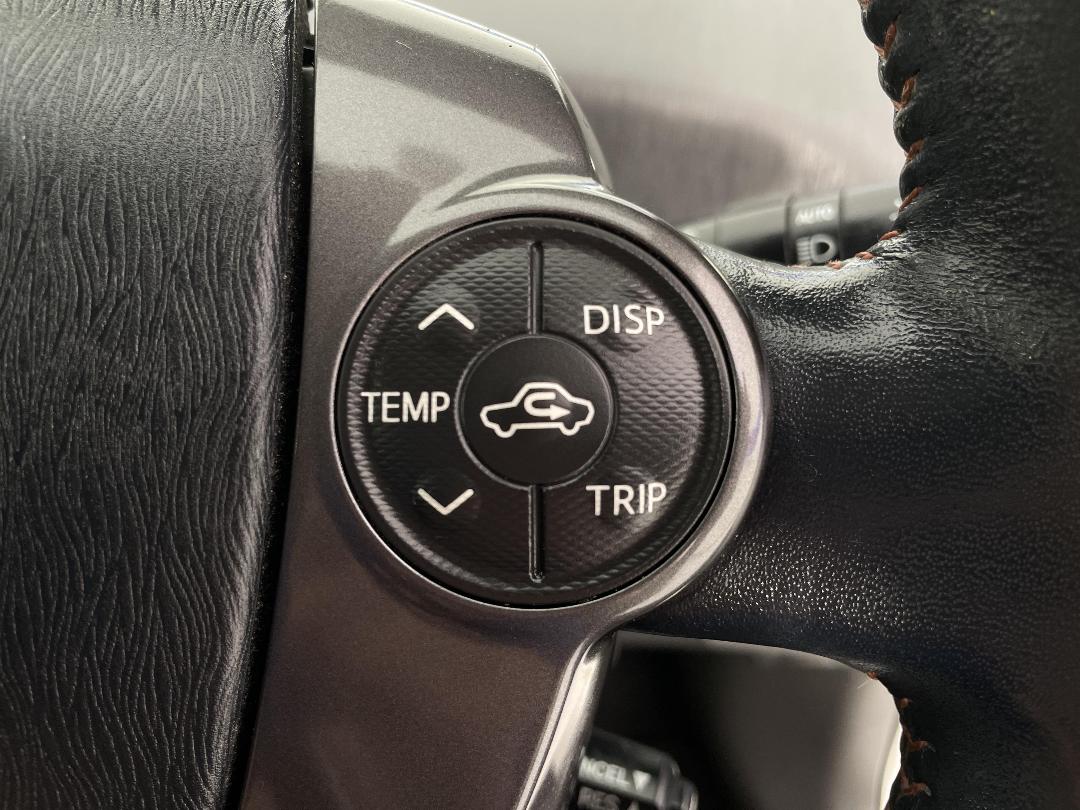 Photo '24' of Toyota Prius