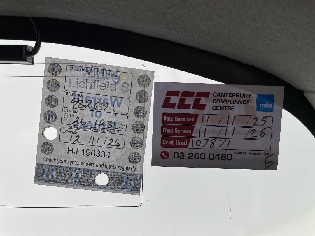 Photo '29' of Toyota Prius