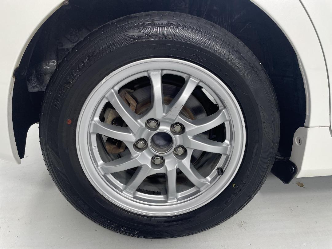 Photo '12' of Toyota Prius