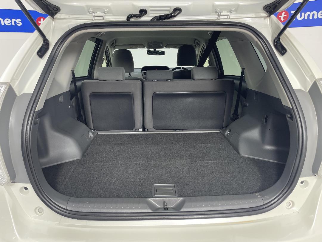 Photo '14' of Toyota Prius