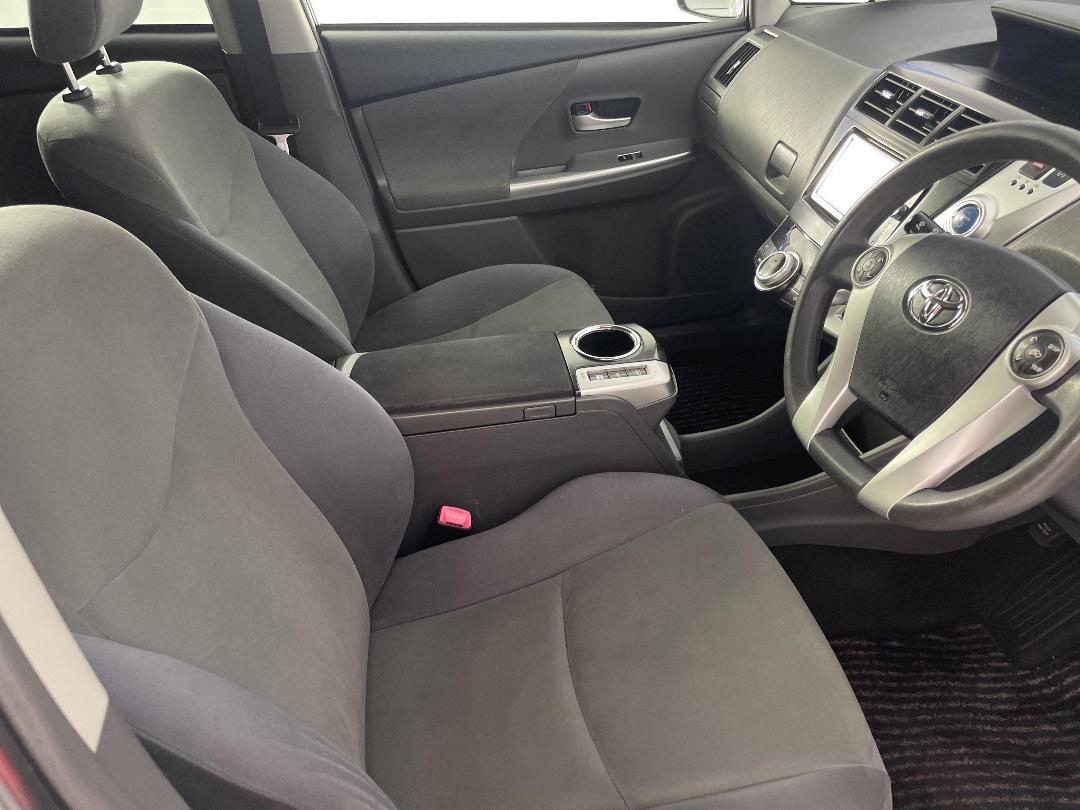 Photo '16' of Toyota Prius