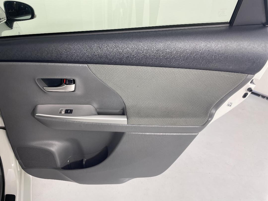 Photo '19' of Toyota Prius