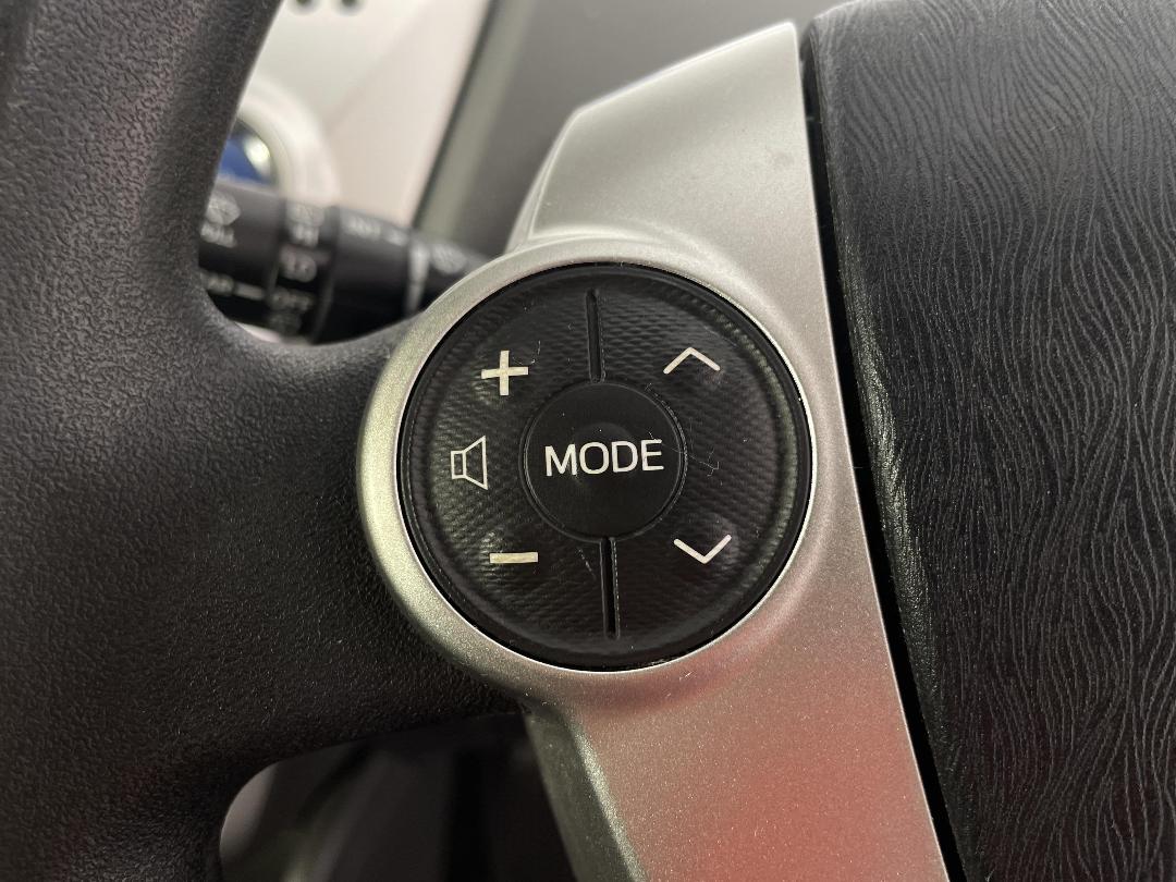 Photo '24' of Toyota Prius