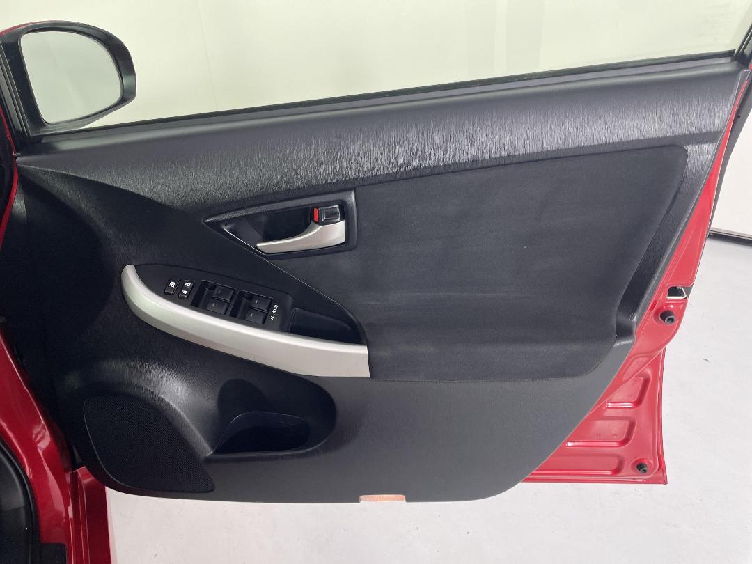 Photo '15' of Toyota Prius Photo '15' of Toyota Prius