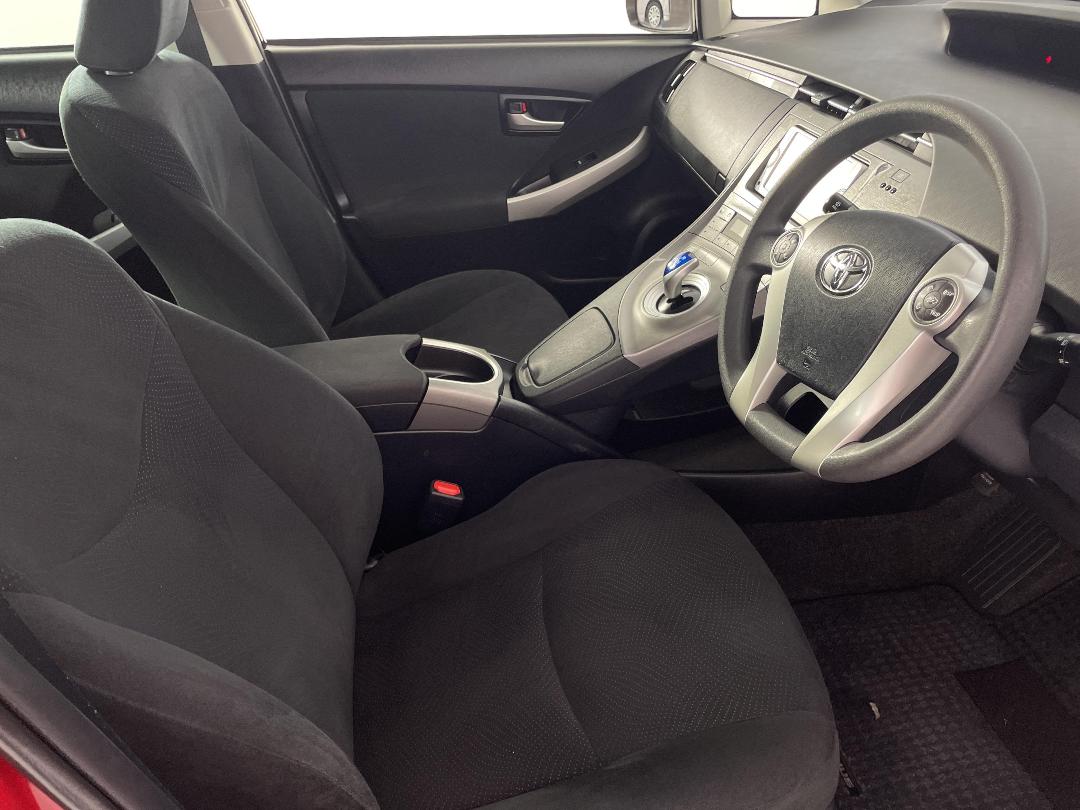 Photo '16' of Toyota Prius Photo '16' of Toyota Prius