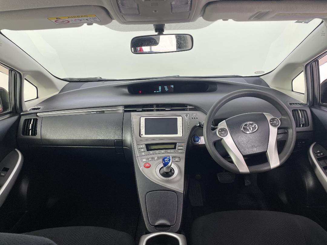 Photo '17' of Toyota Prius Photo '17' of Toyota Prius