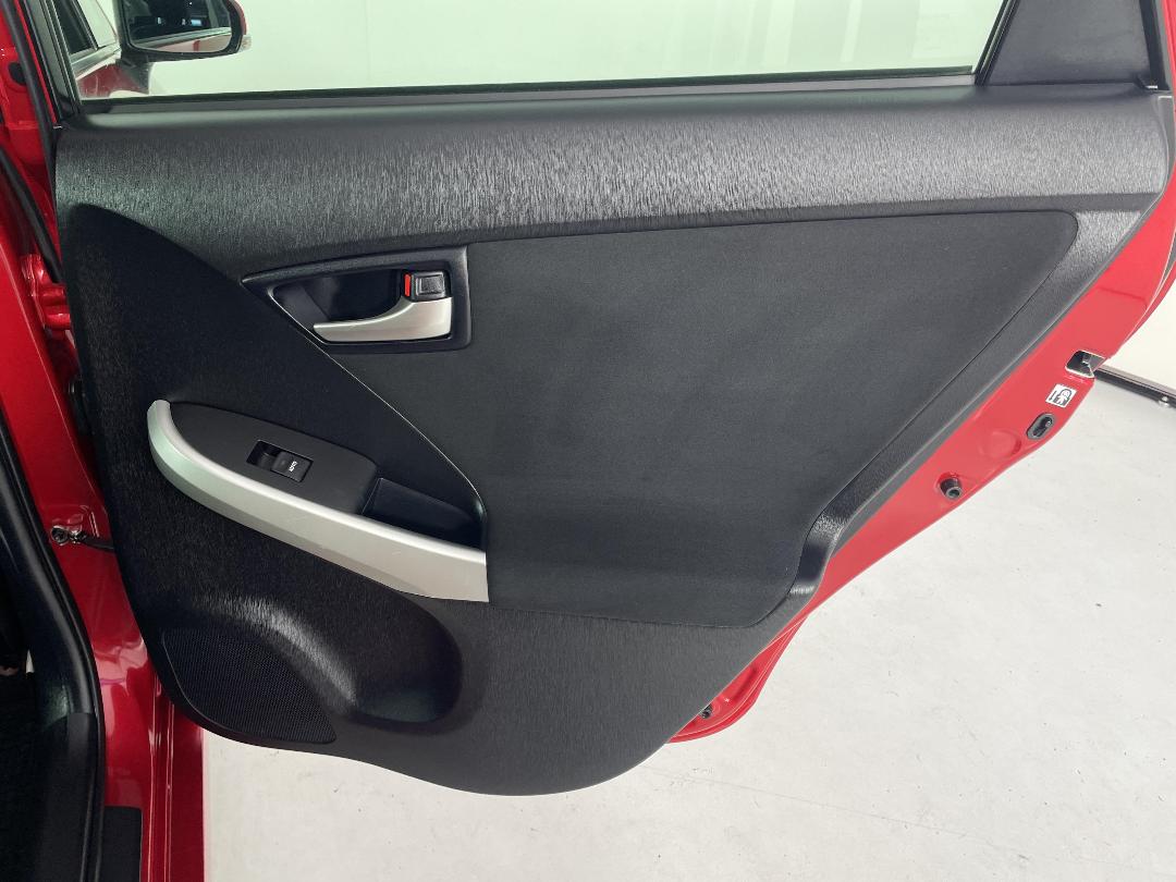 Photo '19' of Toyota Prius Photo '19' of Toyota Prius