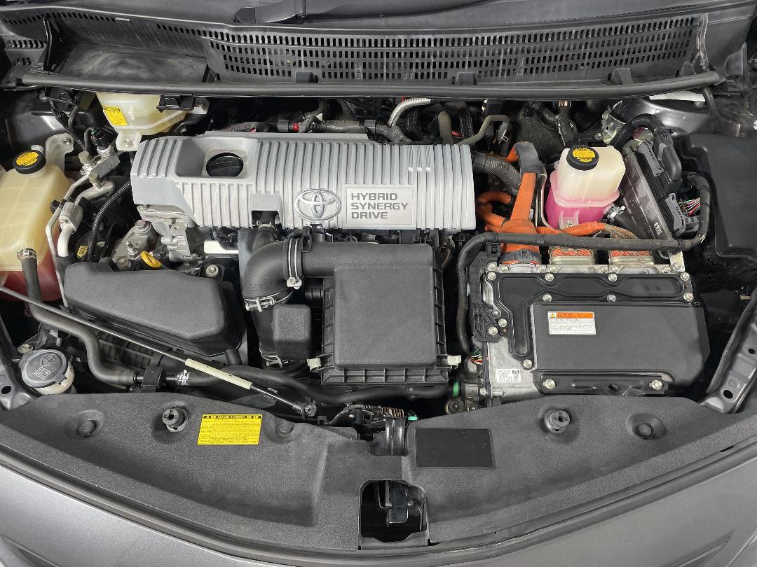 Photo '13' of Toyota Prius