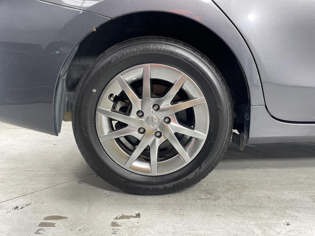 Photo '12' of Toyota Prius