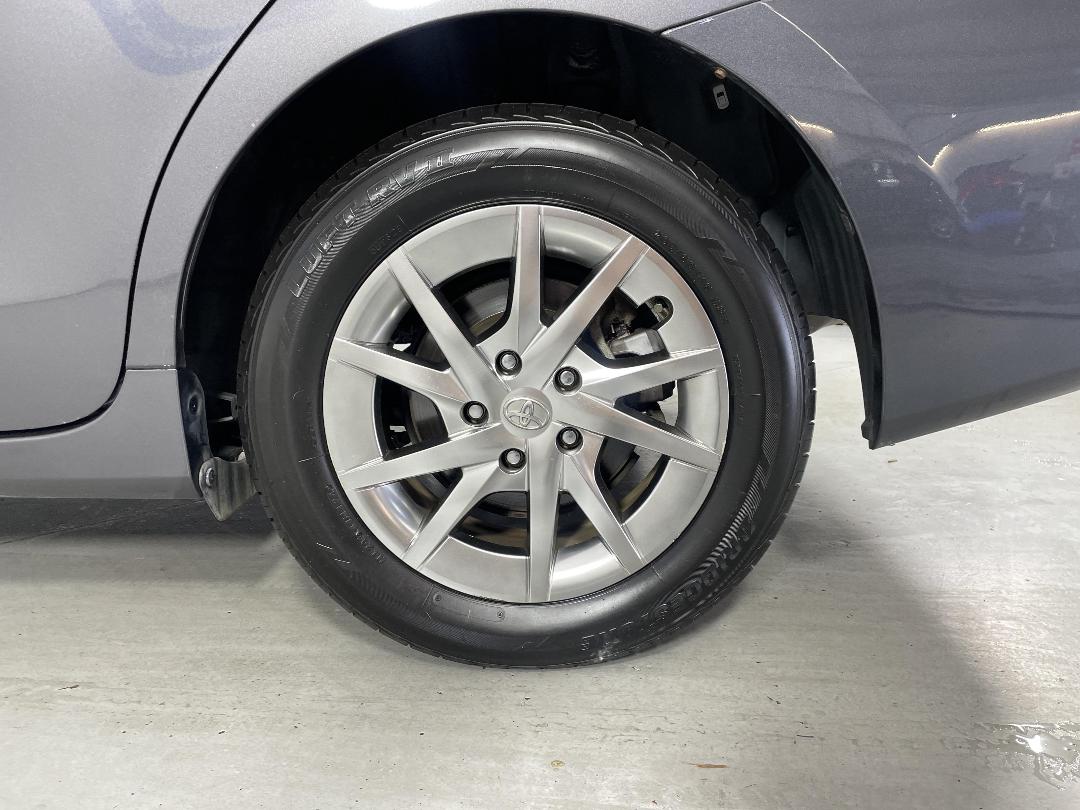 Photo '11' of Toyota Prius