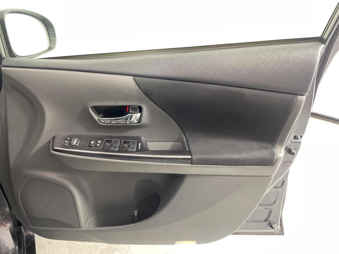 Photo '15' of Toyota Prius