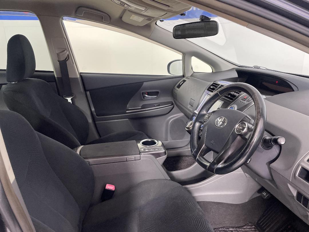 Photo '16' of Toyota Prius